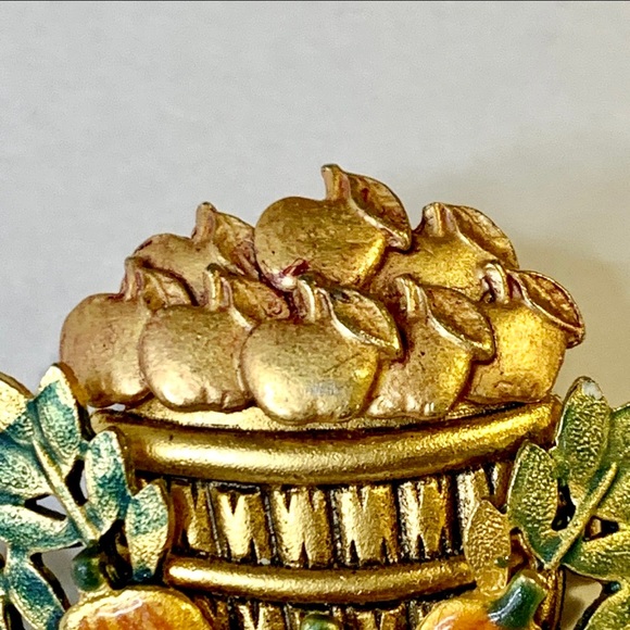 Vintage Apple Basket Pumpkins Brooch KC Kenneth Cole Enameled Brass Autumn Fall - Picture 4 of 8